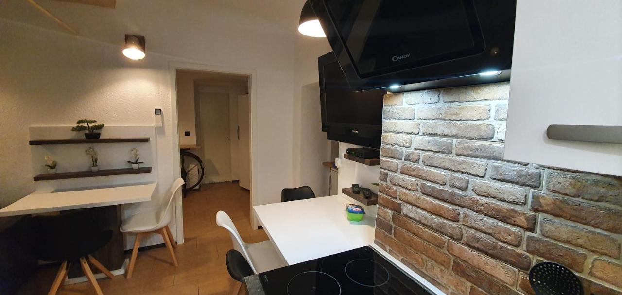 Apartment Central Station Between Dragon And Triple Bridges Liubliana Exterior foto